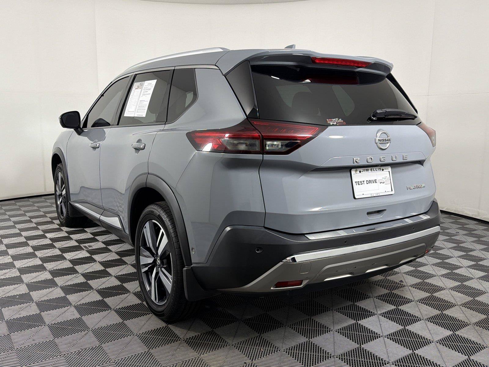 Used 2021 Nissan Rogue Platinum FWD image 4
