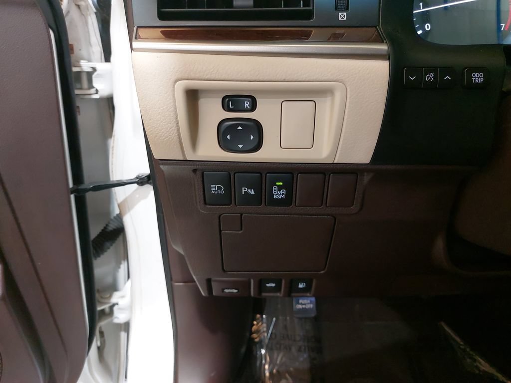 Used 2016 Lexus ES 350 w/ Premium Package w/Wood Trim FWD image 27