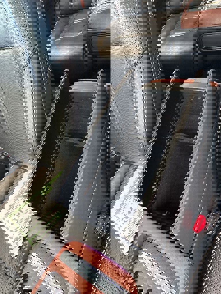 Used 2020 Kia K900 Luxury image 19