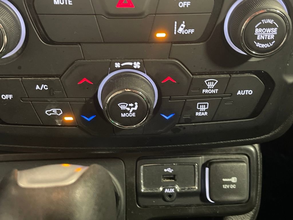 Used 2023 Jeep Renegade Latitude image 20