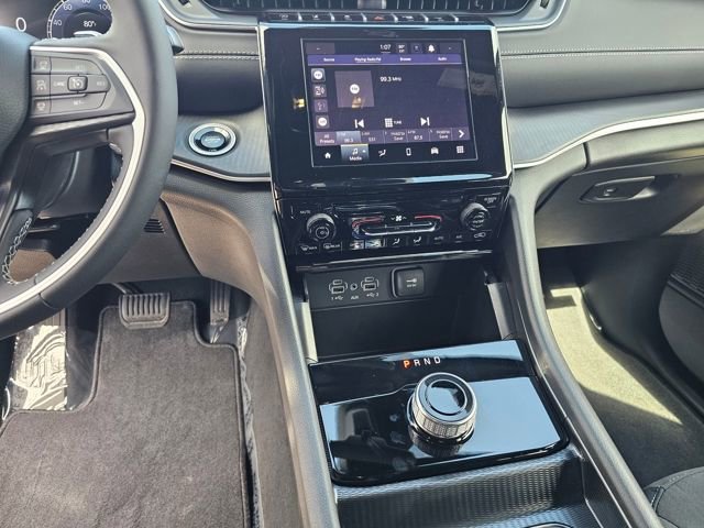 New 2025 Jeep Grand Cherokee L Laredo image 18