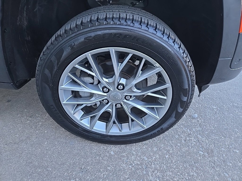 Used 2025 Jeep Grand Cherokee Summit image 22