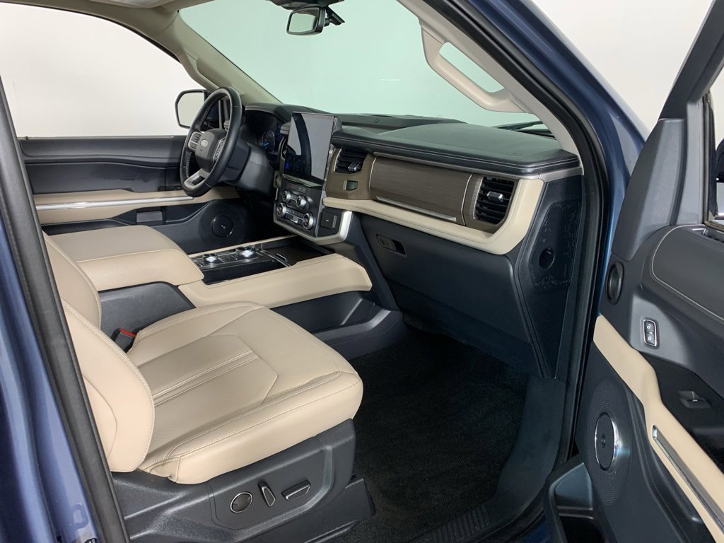 Used 2022 Ford Expedition Max Limited image 21