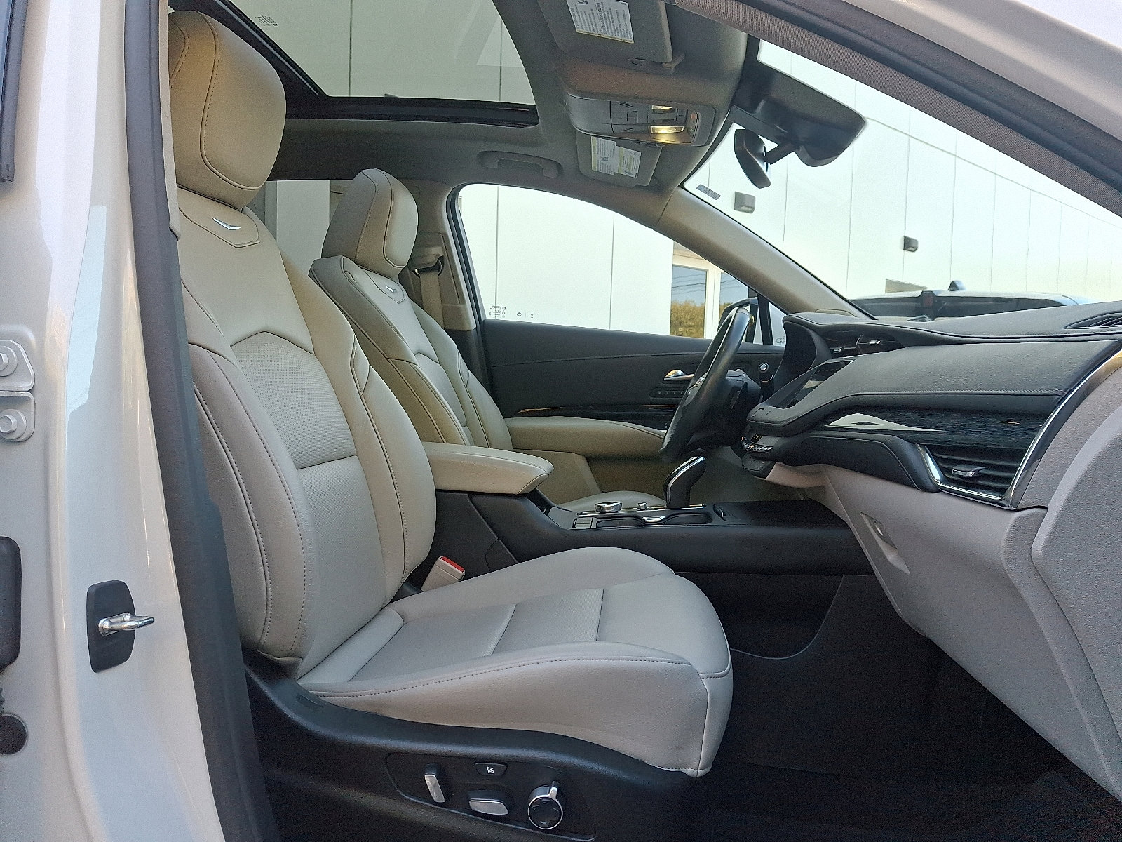 Certified 2021 Cadillac XT4 Premium Luxury image 21