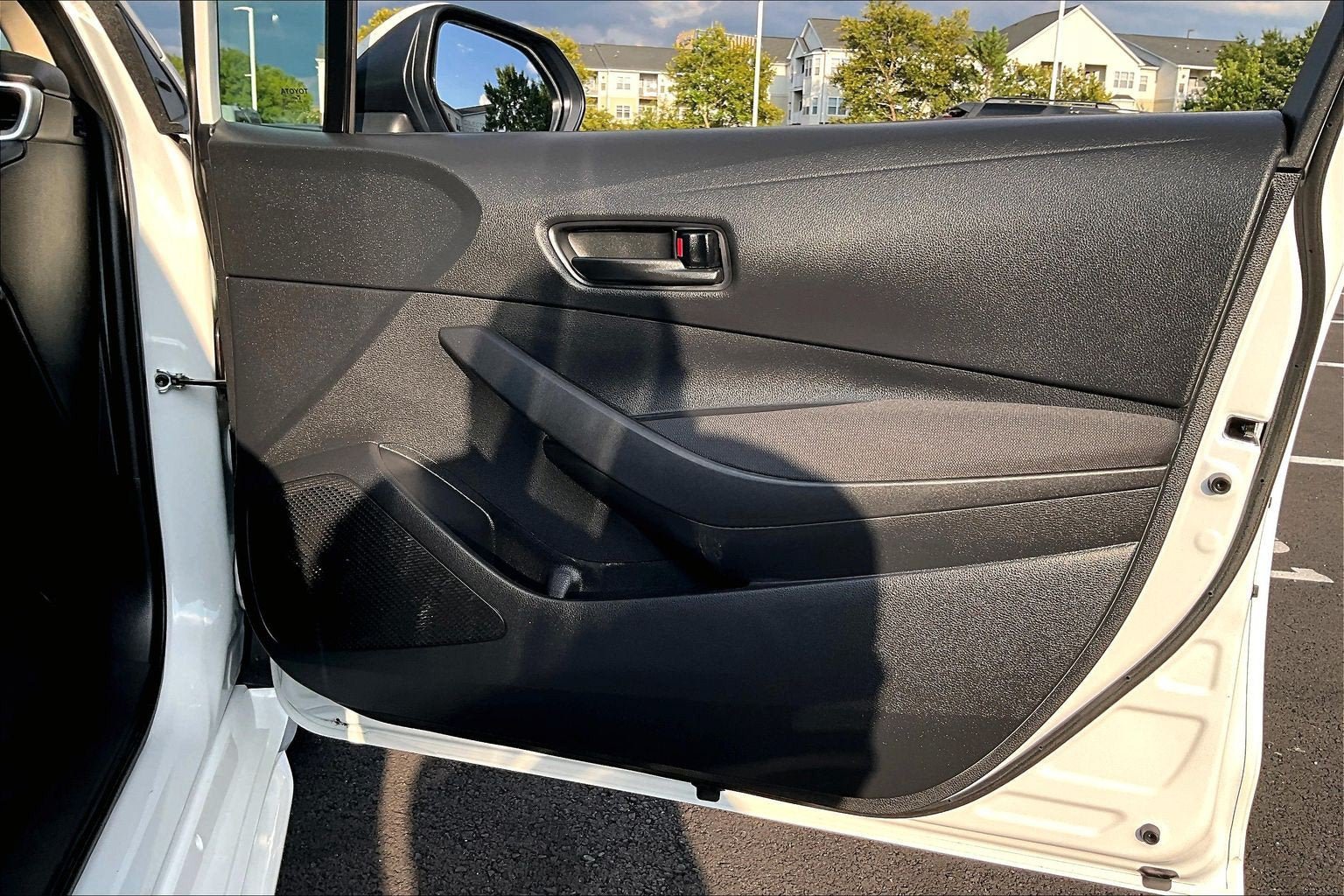 Used 2024 Toyota Corolla LE FWD image 22