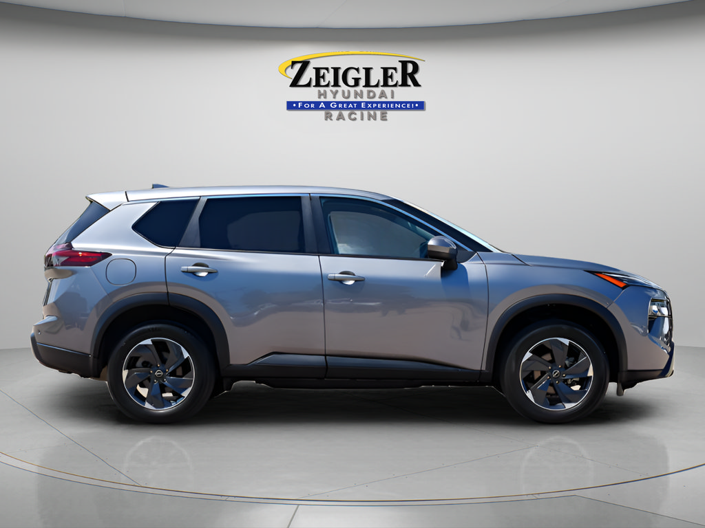Used 2024 Nissan Rogue SV AWD/4WD image 8