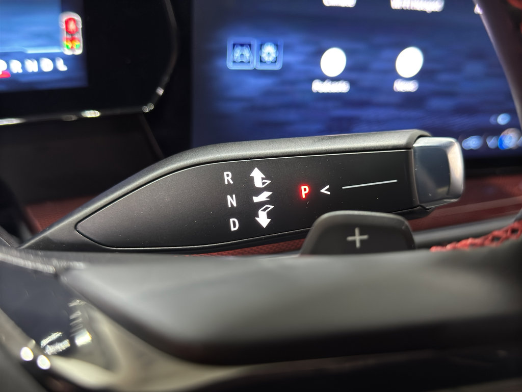 Used 2025 Chevrolet Traverse RS image 31