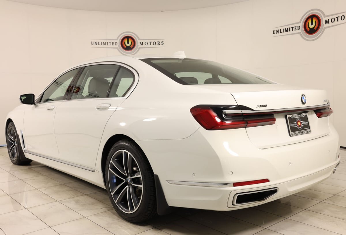 Used 2022 BMW 750i xDrive w/ Executive Package AWD/4WD image 4
