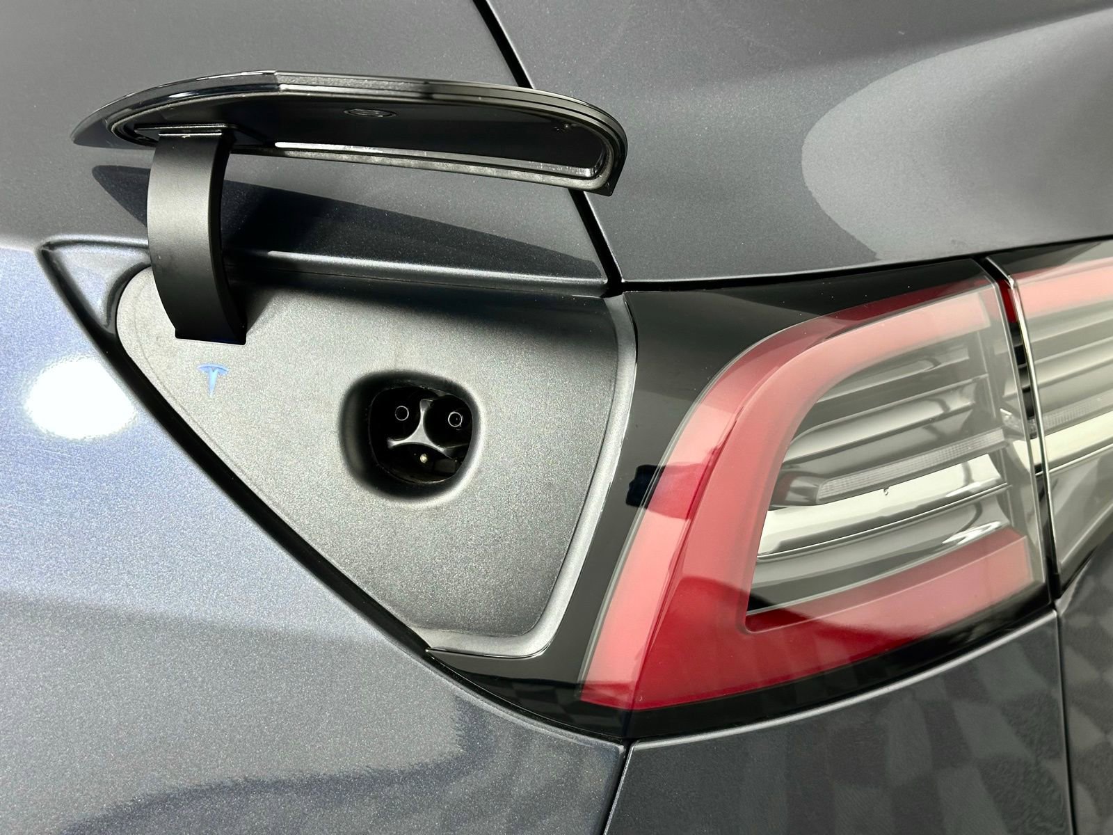 Used 2023 Tesla Model Y Long Range image 35