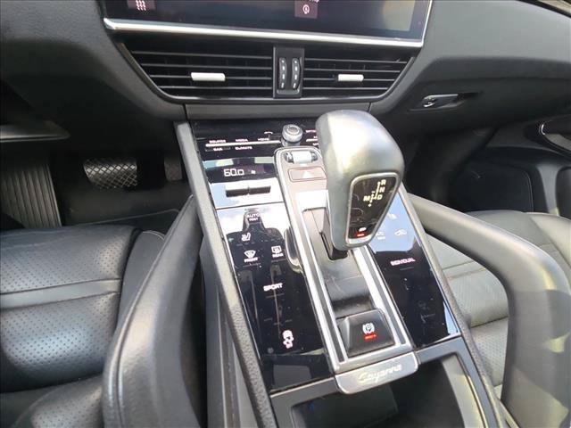 Used 2021 Porsche Cayenne AWD/4WD image 12