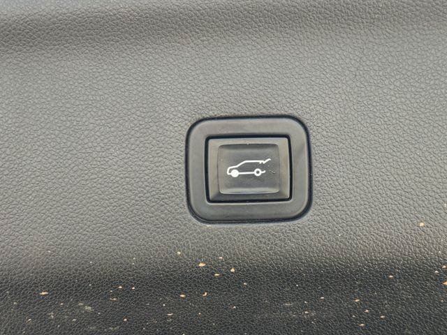 Used 2023 Cadillac Escalade ESV Sport Platinum w/ LPO, Floor Liner Package AWD/4WD image 37