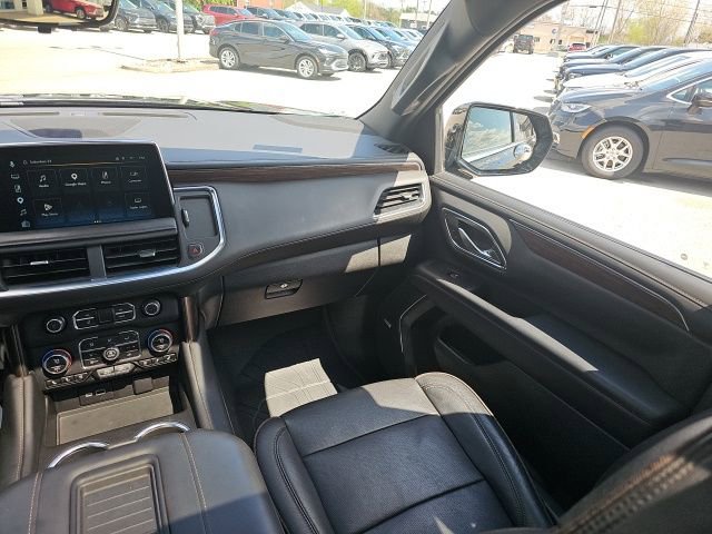 Used 2023 Chevrolet Suburban High Country AWD/4WD image 31
