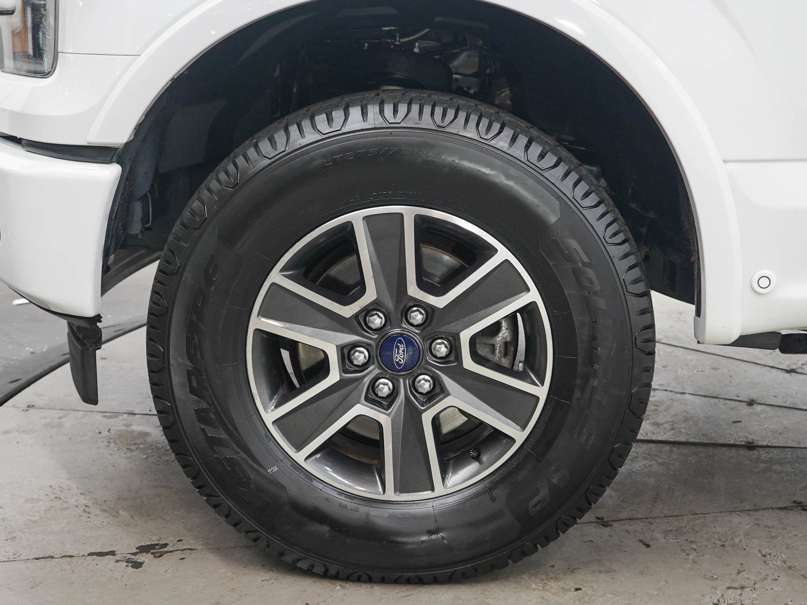 Used 2017 Ford F150 Lariat w/ Equipment Group 502A Luxury AWD/4WD image 30