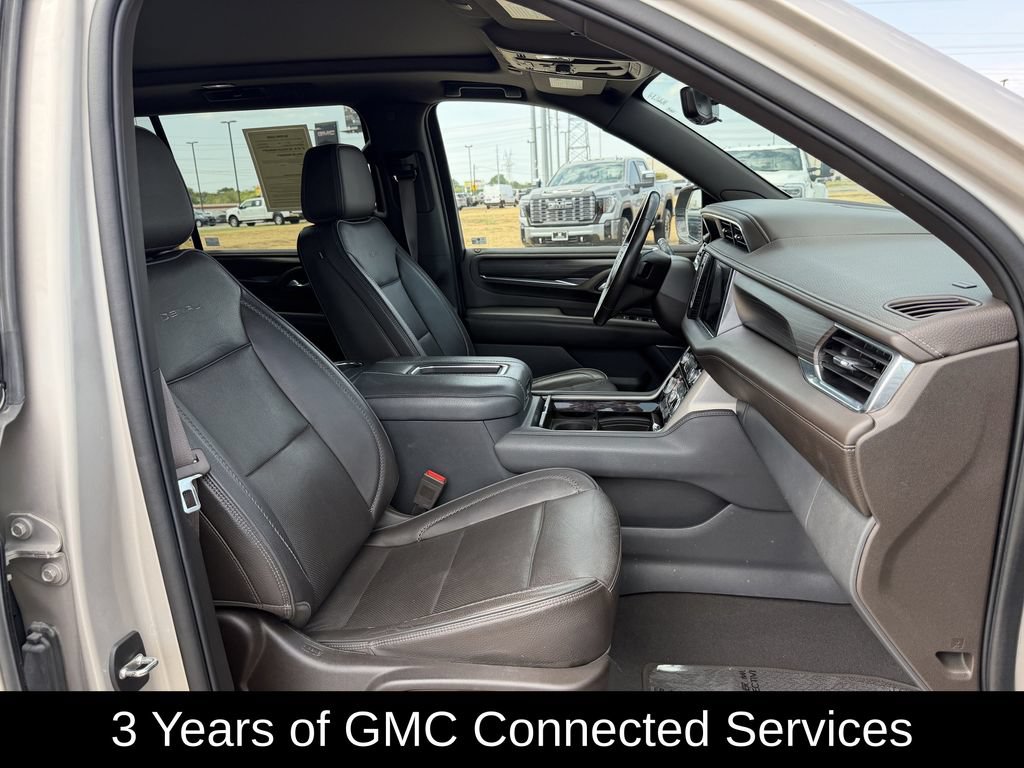 Used 2022 GMC Yukon XL Denali w/ Denali Premium Package AWD/4WD image 39