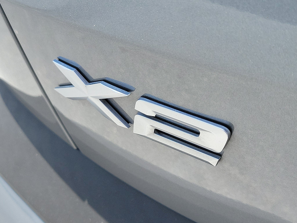 Used 2025 BMW X2 xDrive28i AWD/4WD image 7