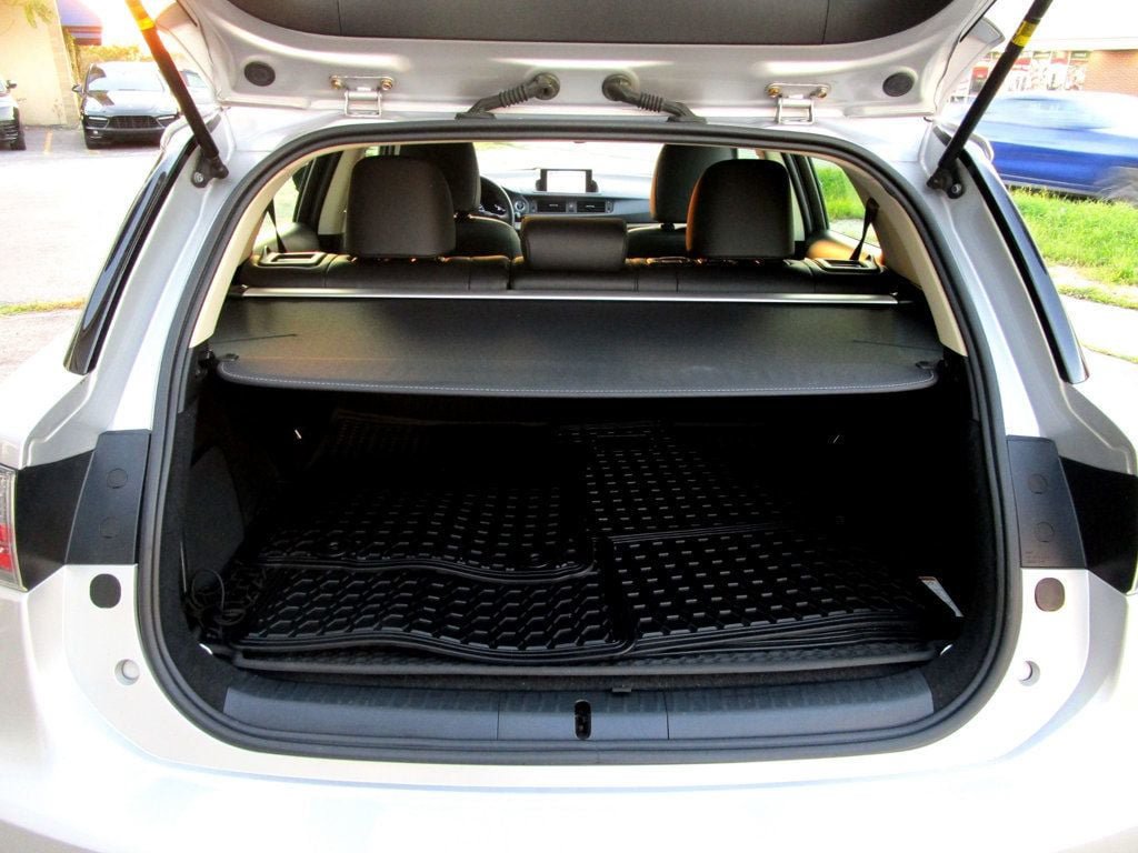 Used 2014 Lexus CT 200h FWD image 30