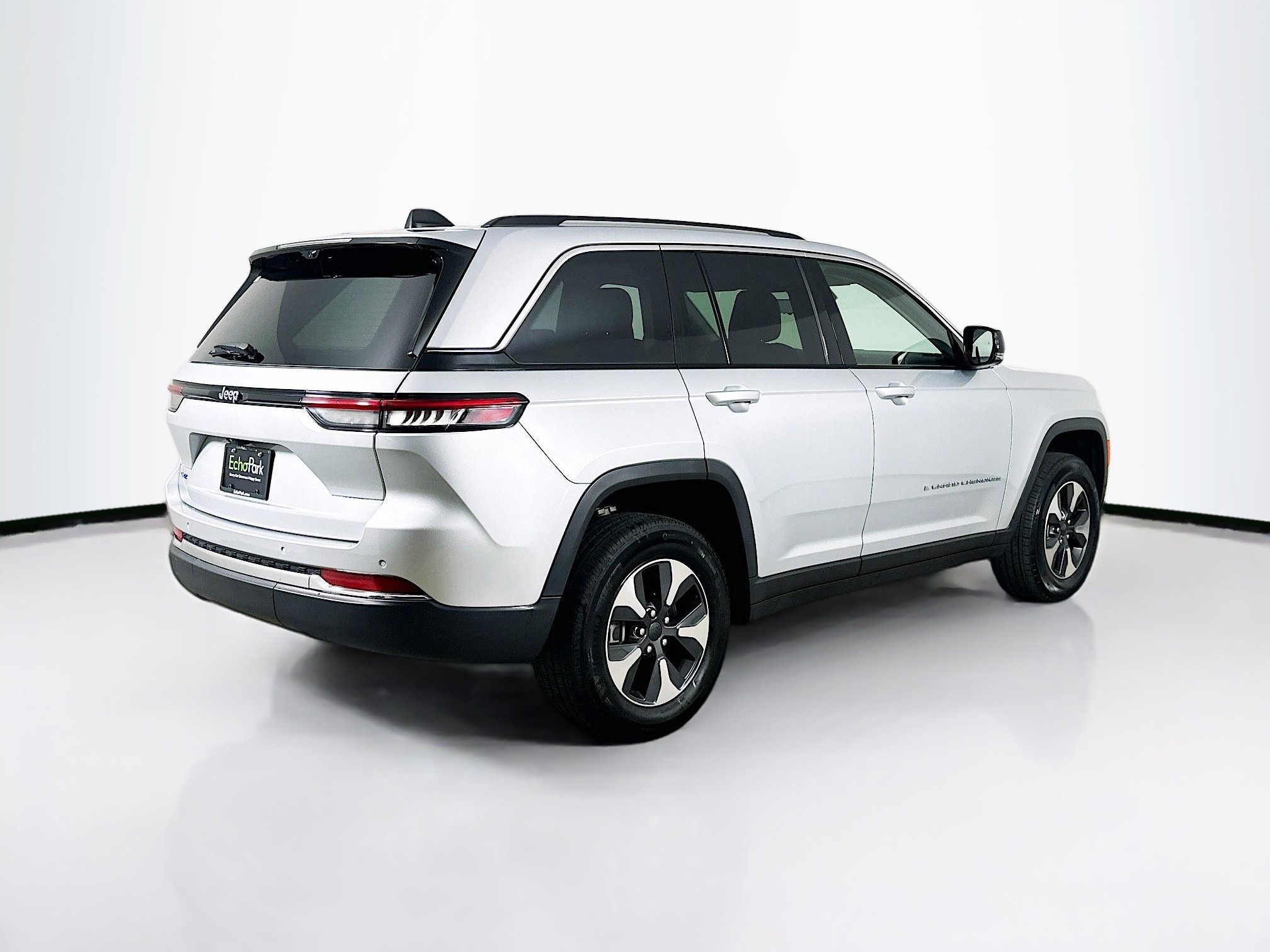 Used 2022 Jeep Grand Cherokee Limited 4xe w/ Luxury Tech Group II AWD/4WD image 9