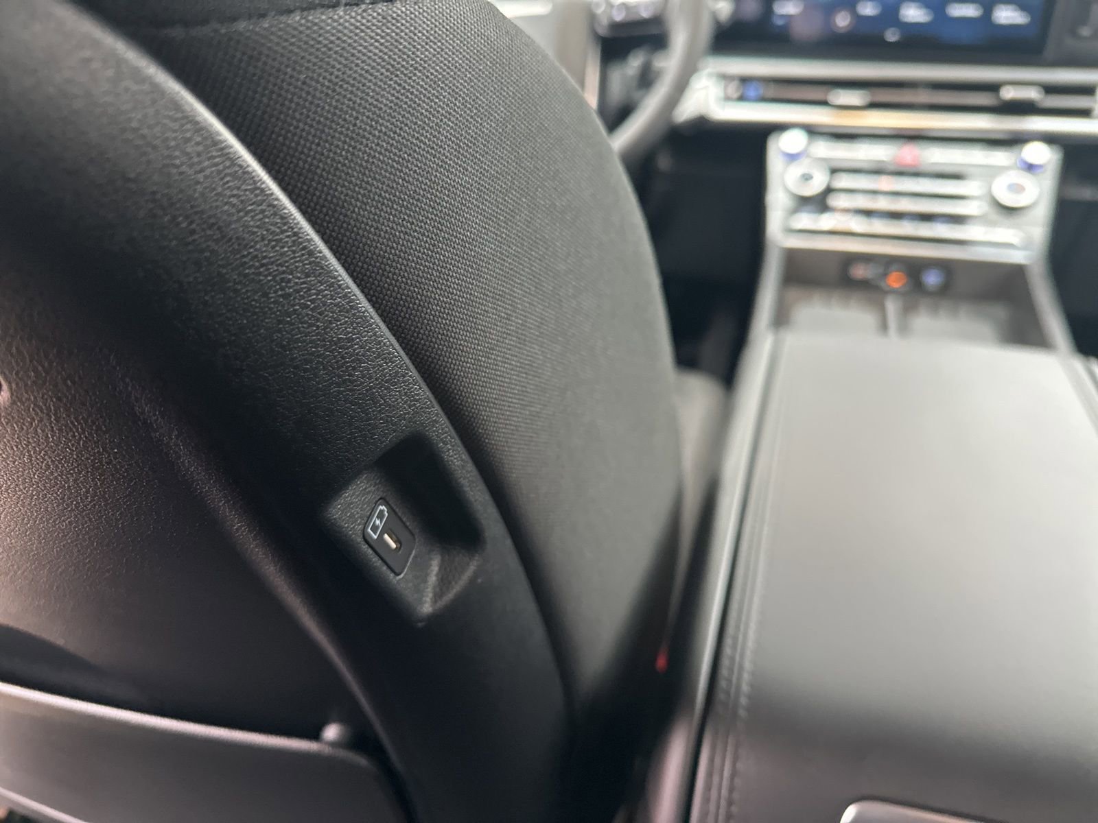 Used 2025 Hyundai Santa Fe SE image 21