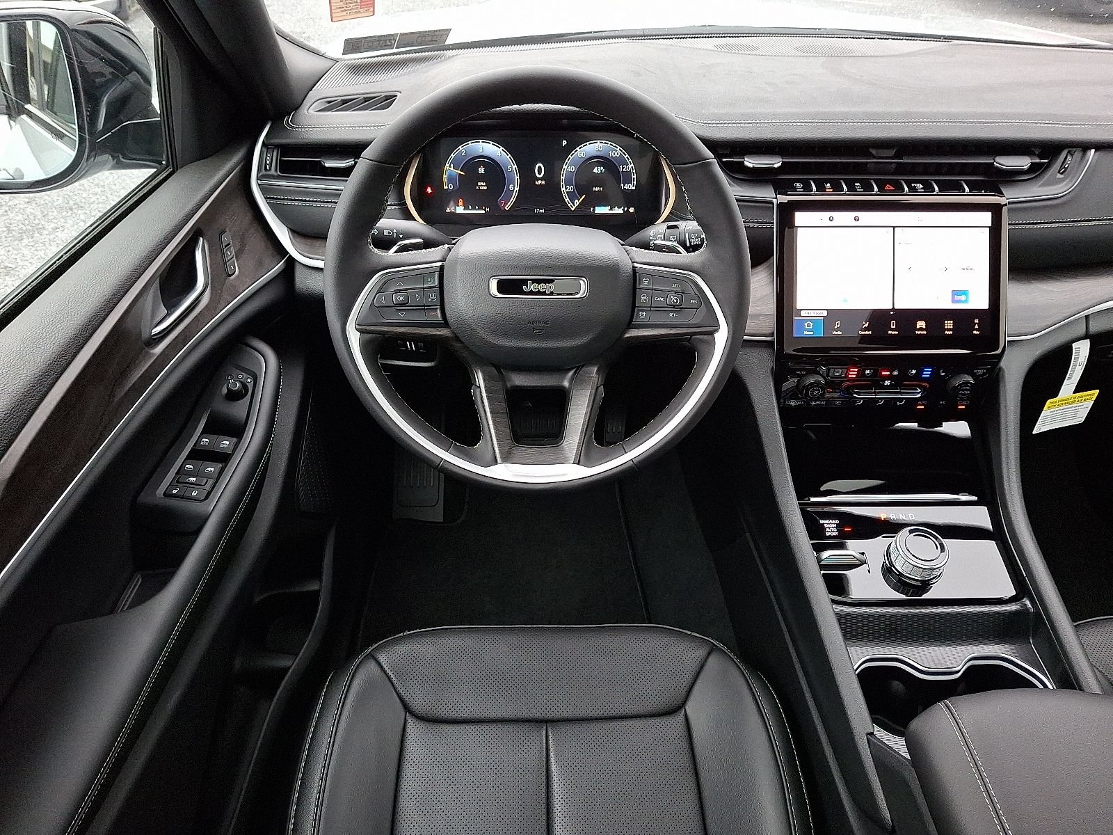 New 2025 Jeep Grand Cherokee Limited w/ Luxury Tech Group II AWD/4WD image 8