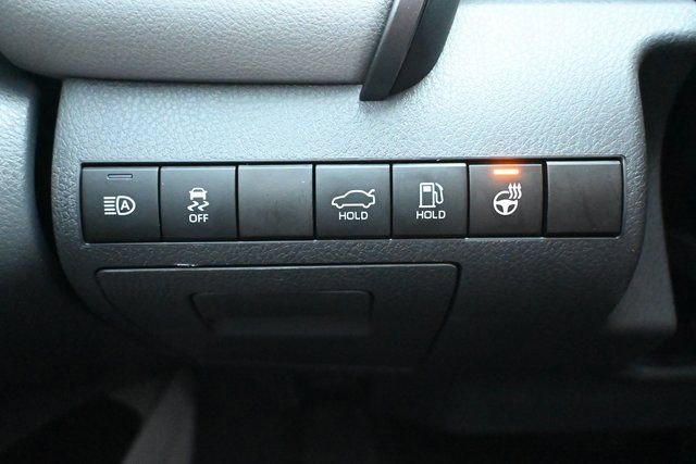 Used 2022 Toyota Camry SE w/ Cold Weather Package image 39