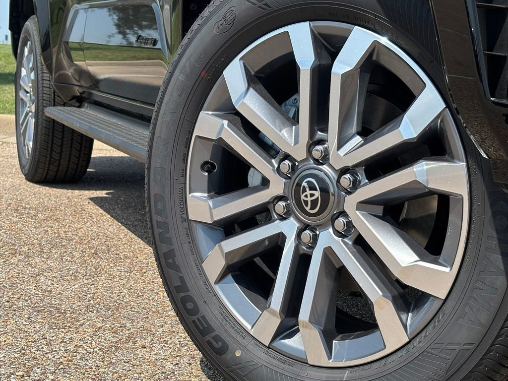 New 2026 Toyota 4Runner Limited AWD/4WD image 2