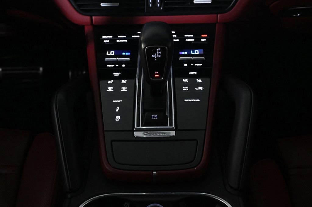 Certified 2021 Porsche Cayenne S image 17