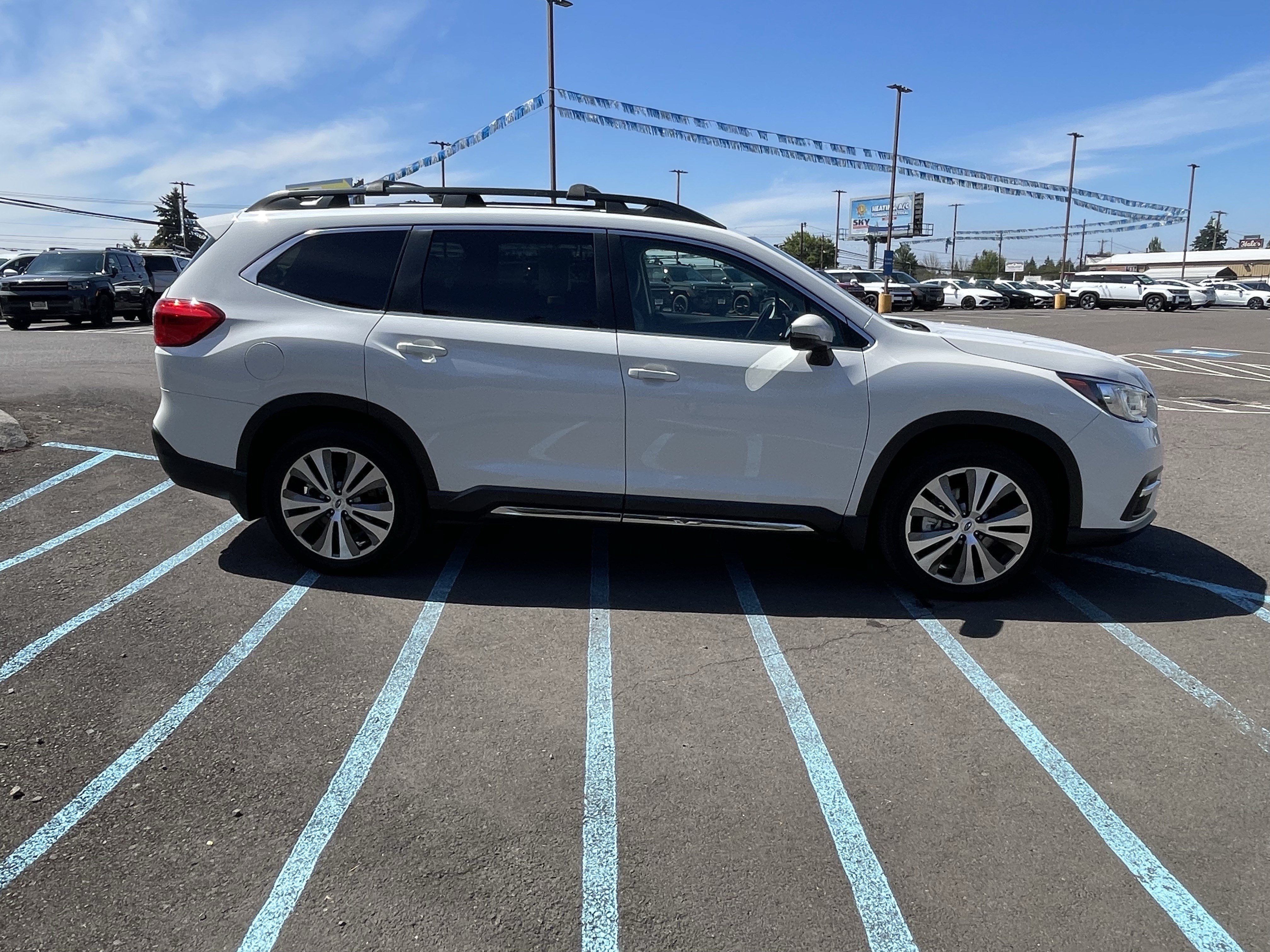 Used 2022 Subaru Ascent Limited w/ Technology Package AWD/4WD image 6