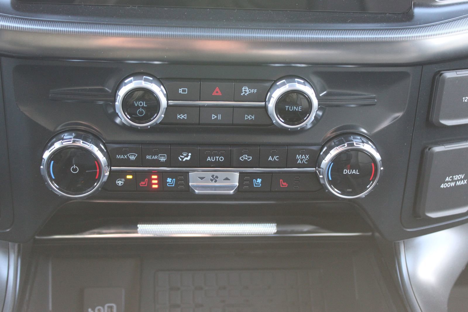 New 2025 Ford F150 Lariat w/ Equipment Group 501A Mid image 40