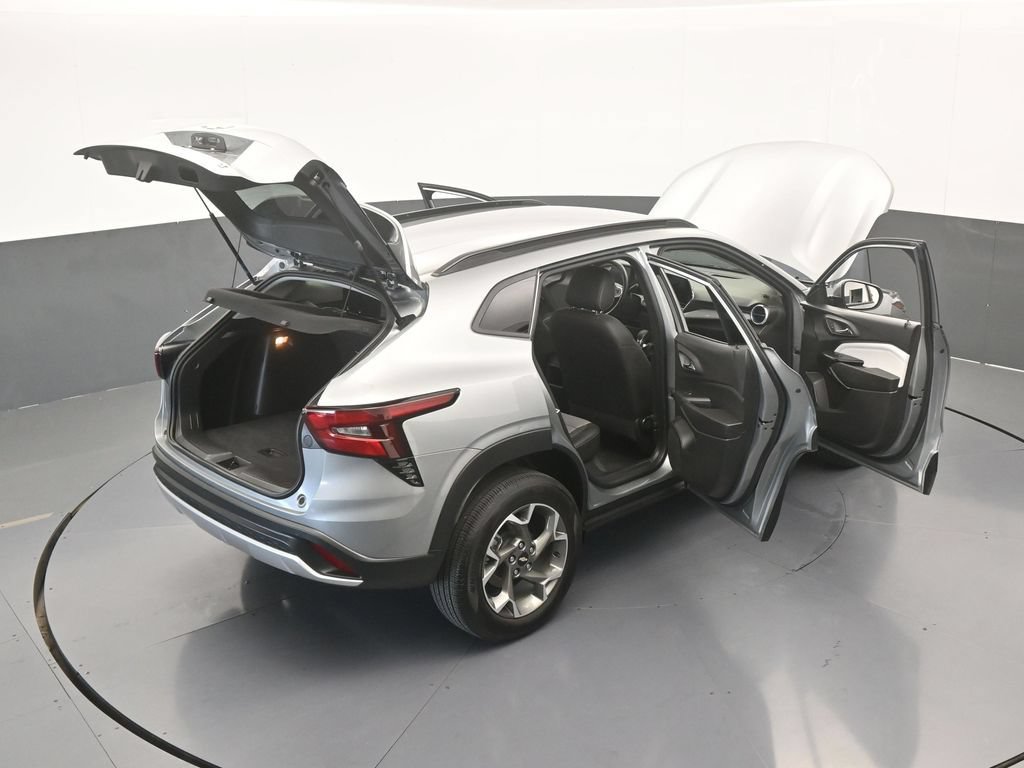 Used 2025 Chevrolet Trax LT w/ Driver Confidence Package FWD image 63