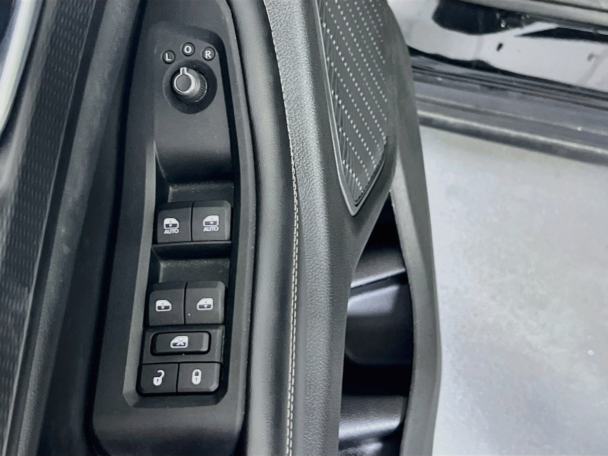 Used 2023 Jeep Grand Cherokee L Laredo w/ Luxury Tech Group I AWD/4WD image 17