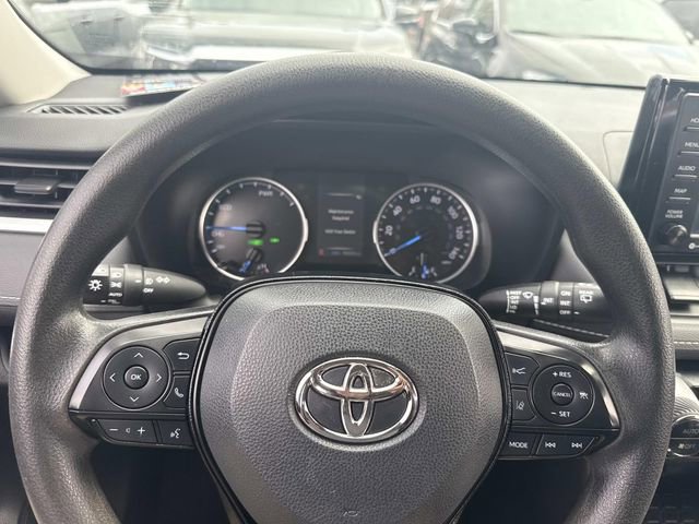 Used 2021 Toyota RAV4 XLE image 31