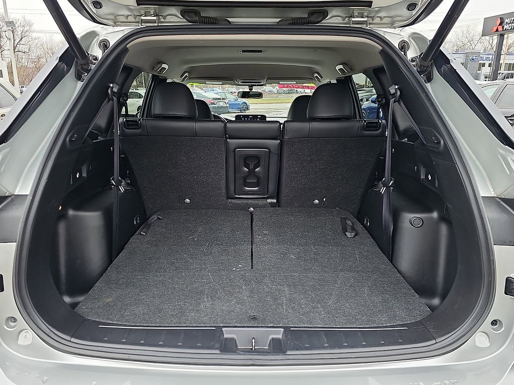 Used 2024 Mitsubishi Outlander SE image 28