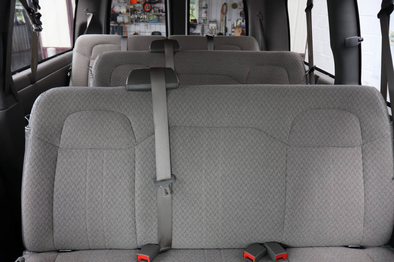 Used 2018 Chevrolet Express 2500 LS w/ Driver Convenience Package RWD image 9