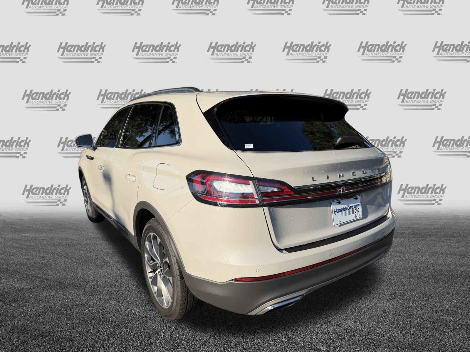 Used 2023 Lincoln Nautilus Reserve FWD image 7