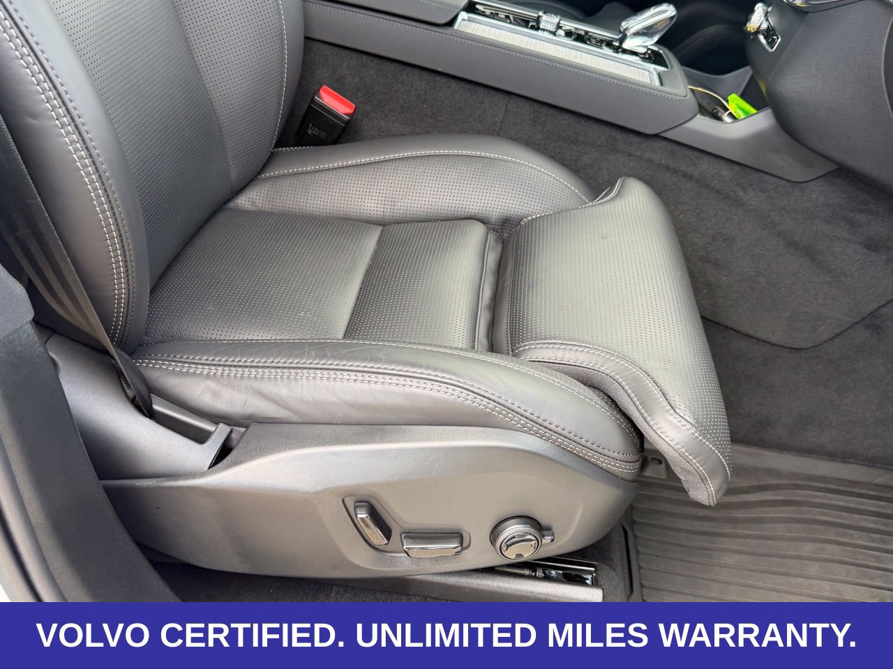 Certified 2025 Volvo XC90 T8 Ultra w/ Protection Package Premier AWD/4WD image 40