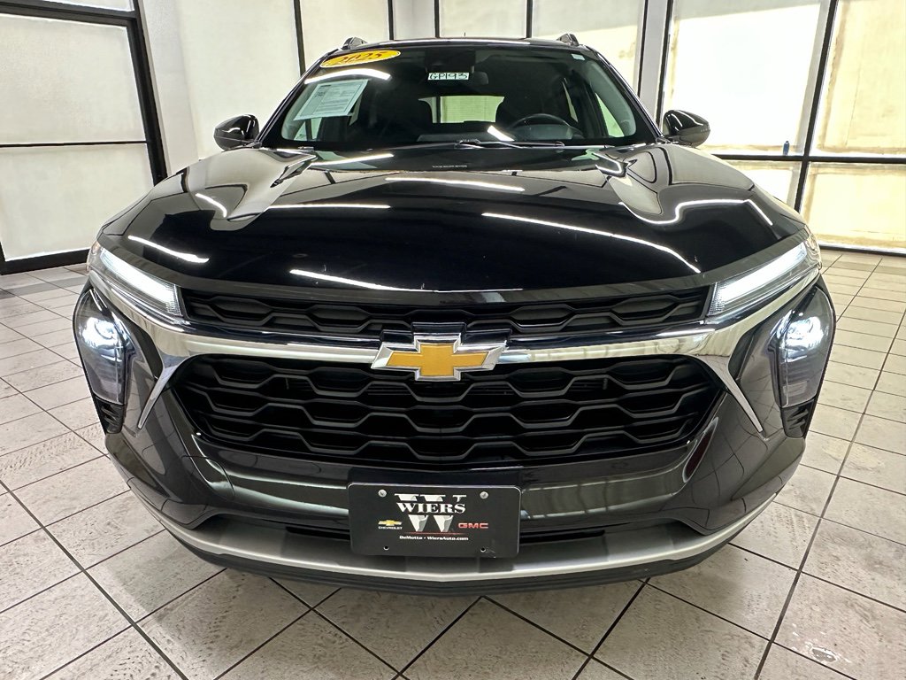 Certified 2025 Chevrolet Trax LT w/ LT Convenience Package image 10