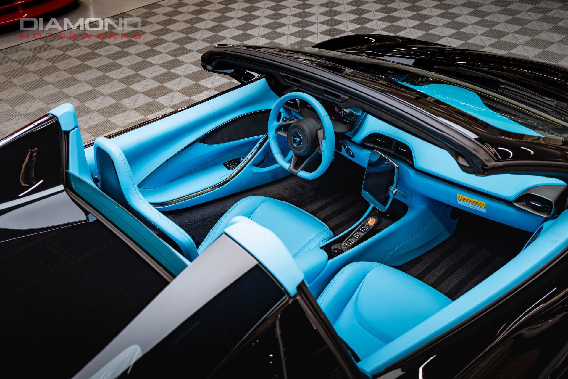 Used 2026 McLaren Artura Spider RWD image 70