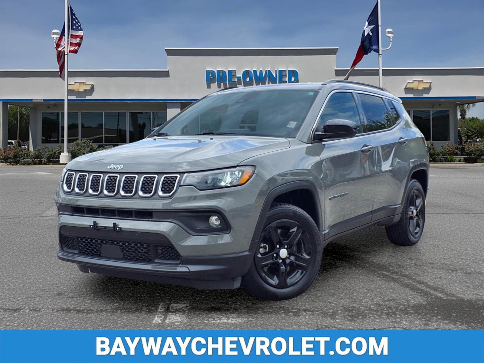 Used 2024 Jeep Compass Latitude AWD/4WD image 1