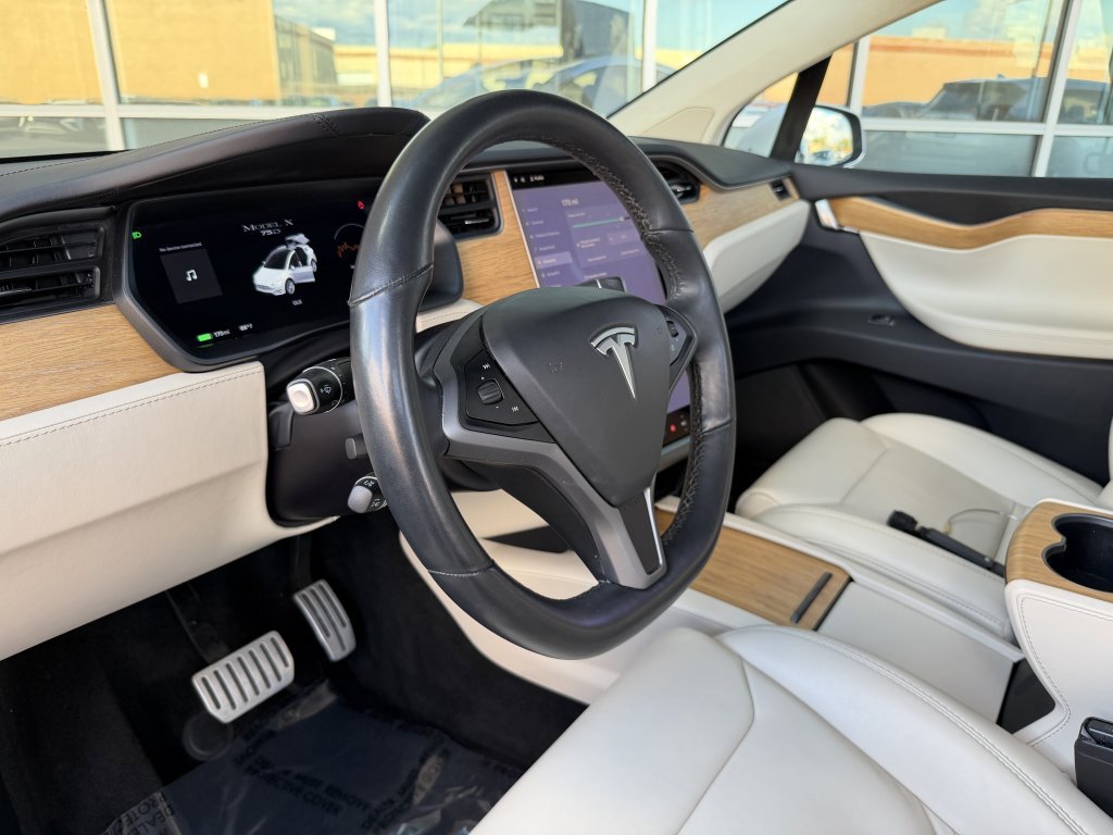 Used 2019 Tesla Model X 75D image 32