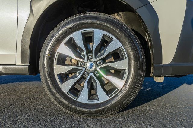 Used 2023 Subaru Outback Limited AWD/4WD image 12