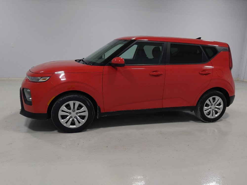 Used 2021 Kia Soul LX image 2