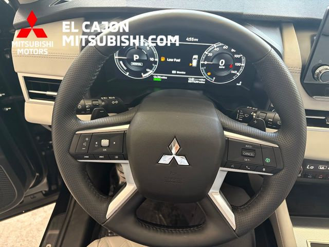 Used 2025 Mitsubishi Outlander SEL AWD/4WD image 16