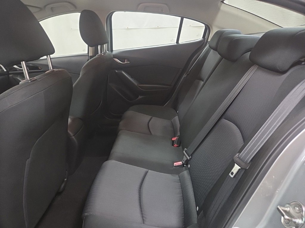 Used 2015 MAZDA MAZDA3 i Sport image 13