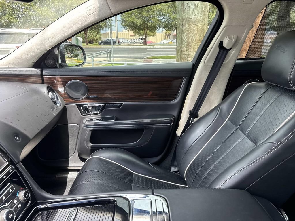 Used 2015 Jaguar XJ L Portfolio RWD image 17