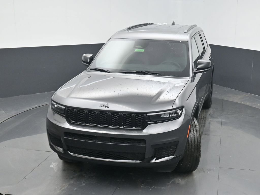 New 2025 Jeep Grand Cherokee L Altitude image 40
