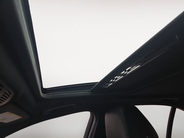 Used 2018 BMW 330e image 29