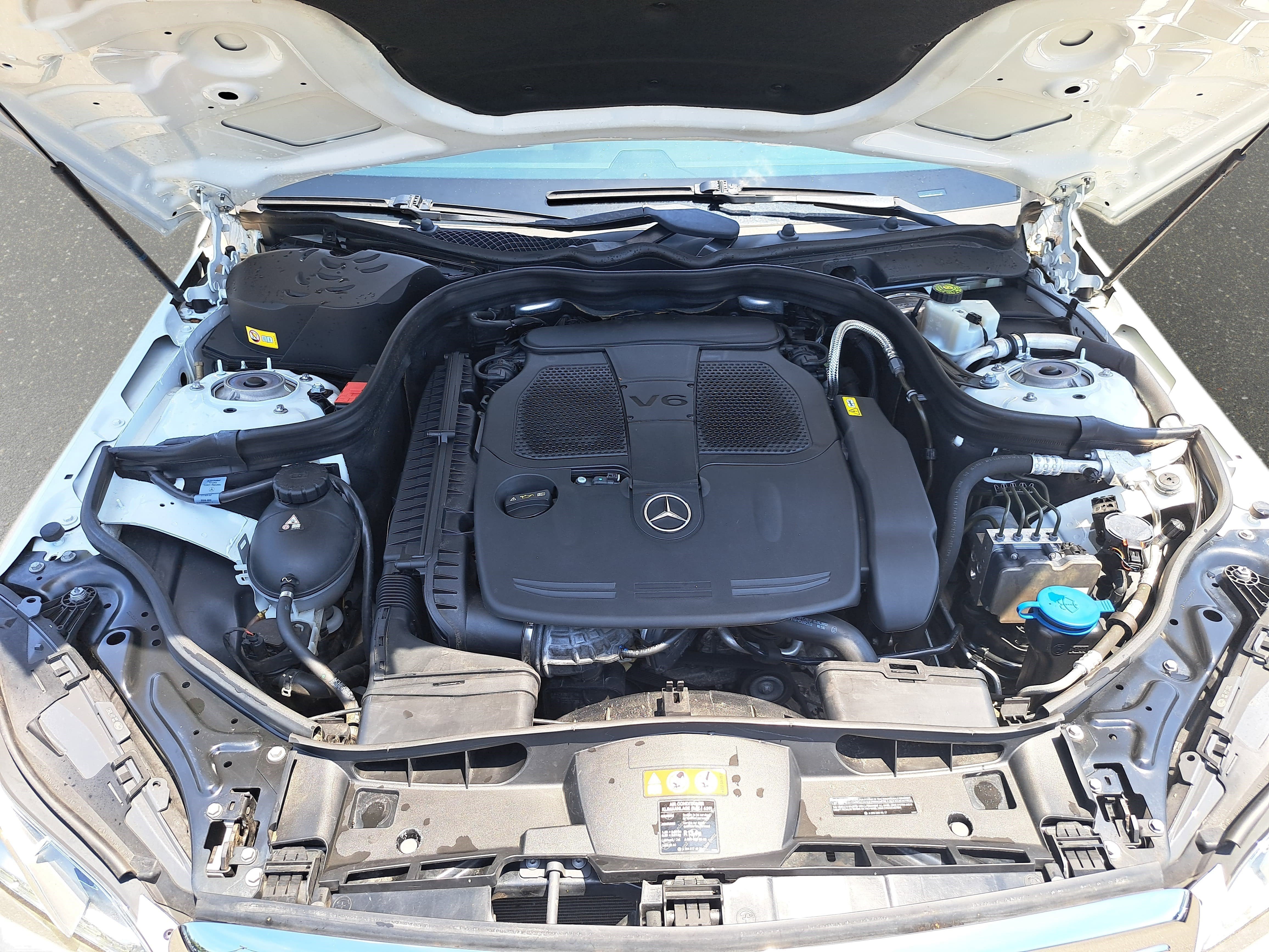 Used 2014 Mercedes-Benz E 350 4MATIC Sedan image 30