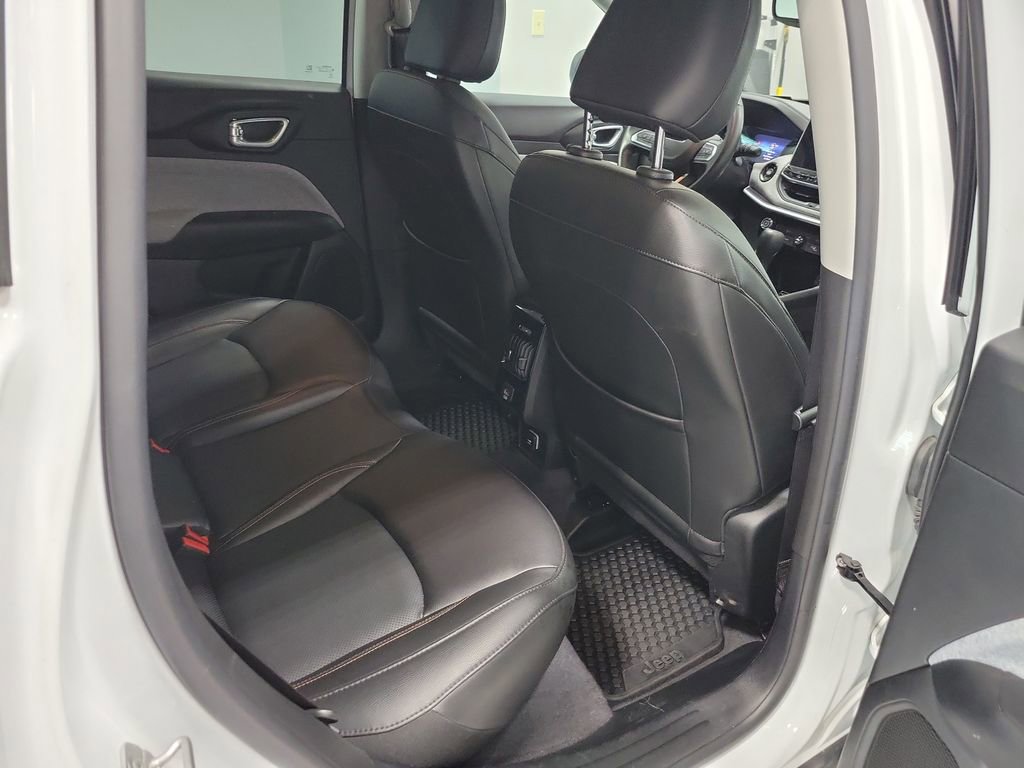 Used 2022 Jeep Compass Latitude AWD/4WD image 17