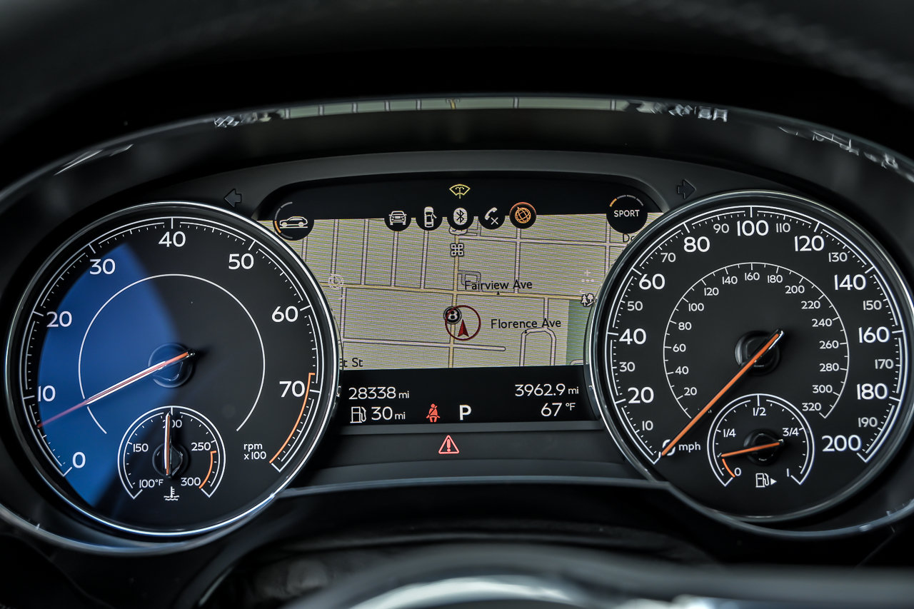 Used 2020 Bentley Bentayga AWD/4WD image 29