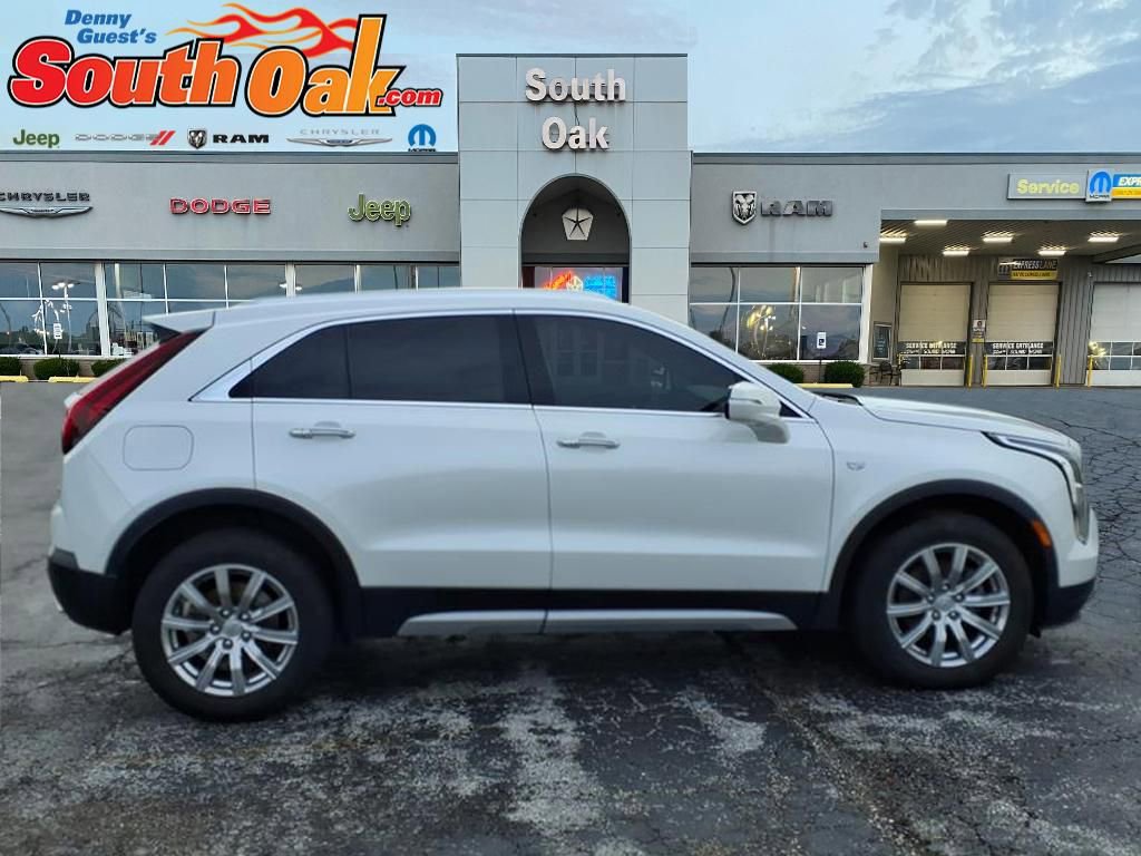 Used 2022 Cadillac XT4 Premium Luxury w/ Cold Weather Package AWD/4WD image 2